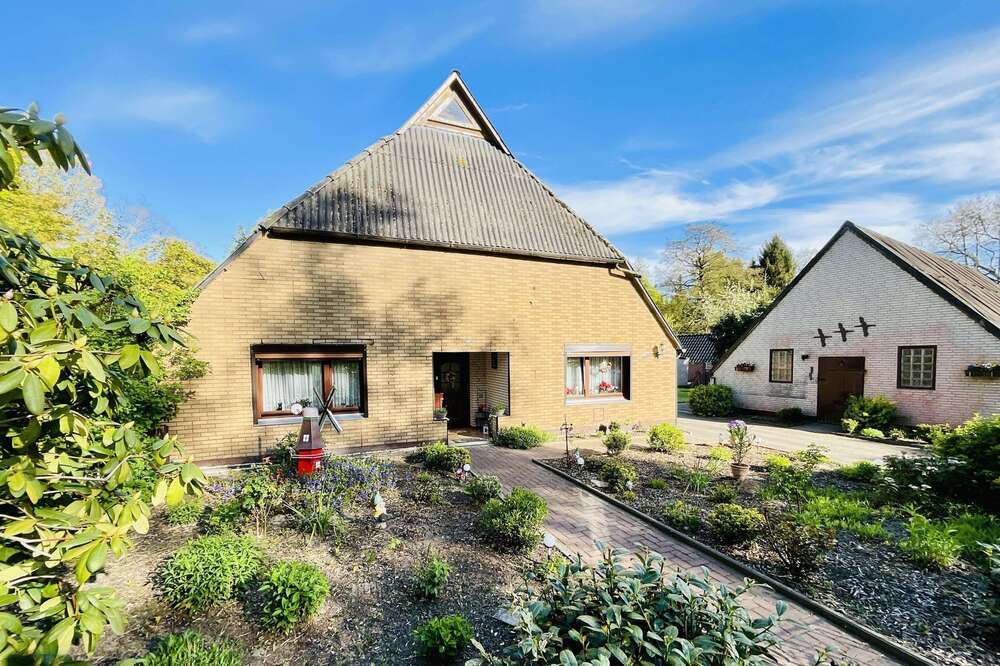 Thumbnail-Haus zum Kaufen in Loxstedt 170.000,00 € 200 m²