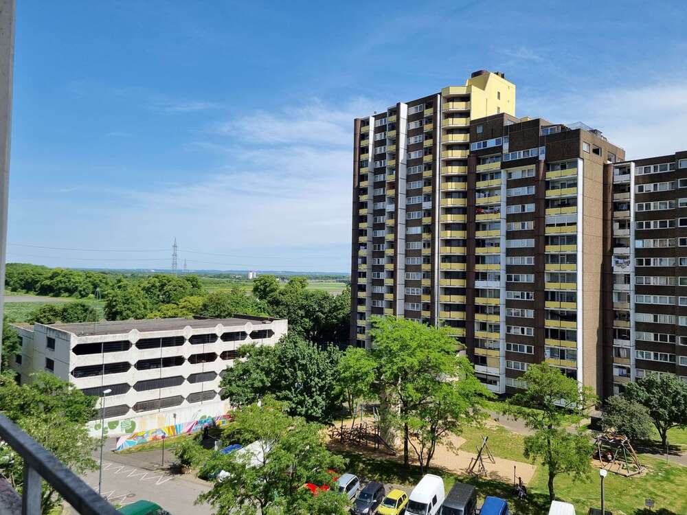 Thumbnail-Wohnung zum Kaufen in Köln 81.000,00 € 72 m²