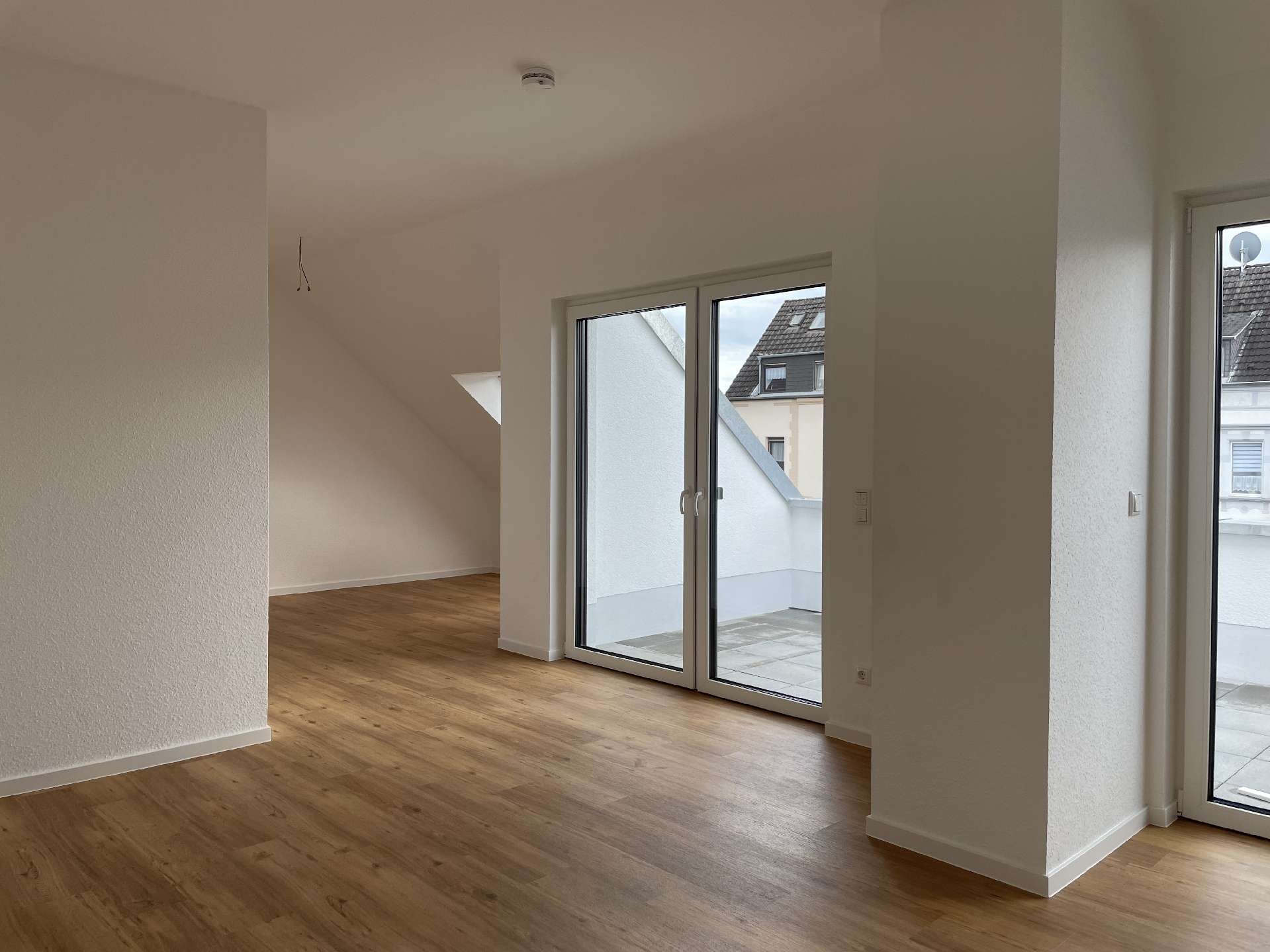 Thumbnail-Wohnung zum Mieten in Leverkusen 1.500,00 € 99.87 m²