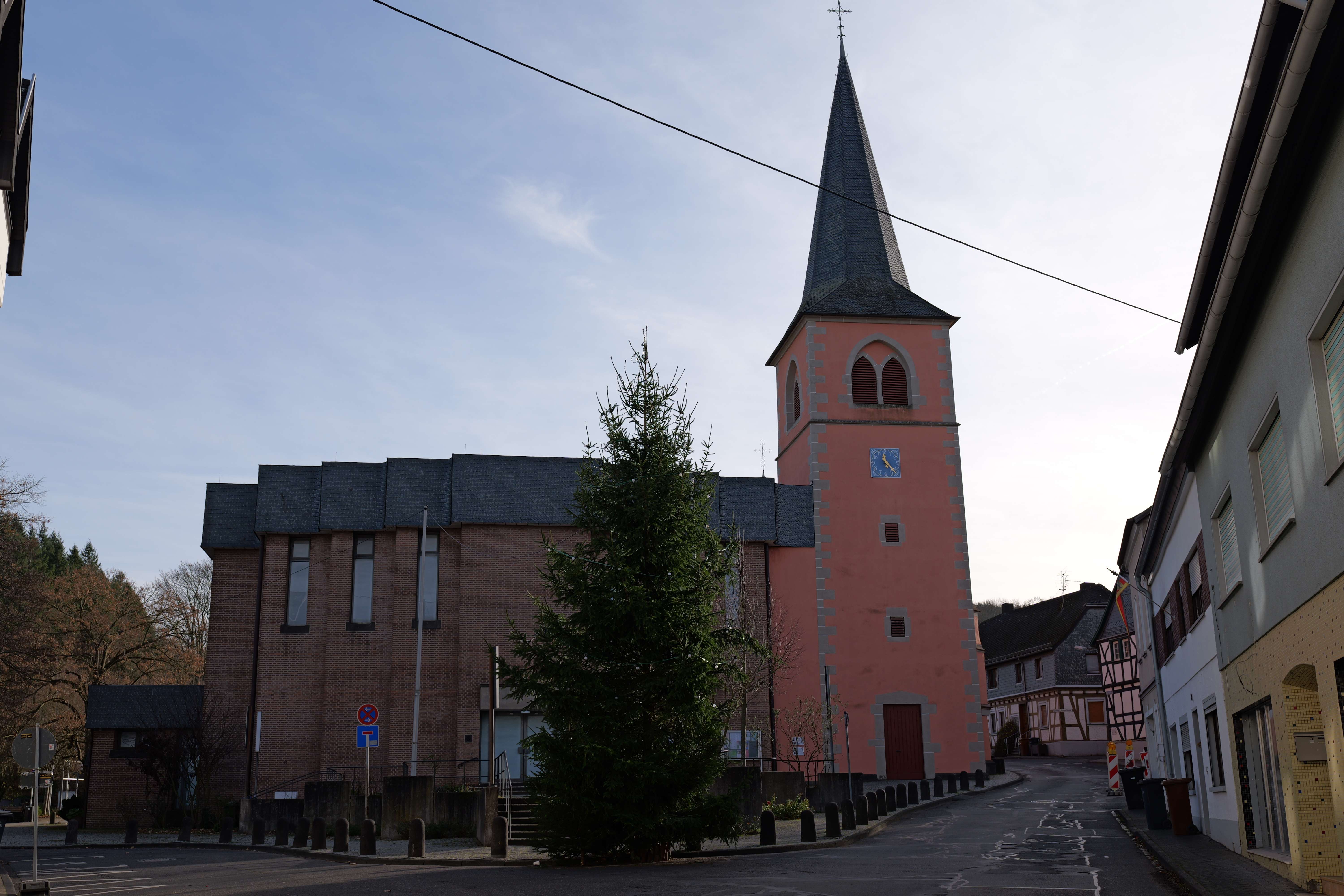 Thumbnail-Haus zum Kaufen in Rheinbreitbach 935.000,00 € 380 m²