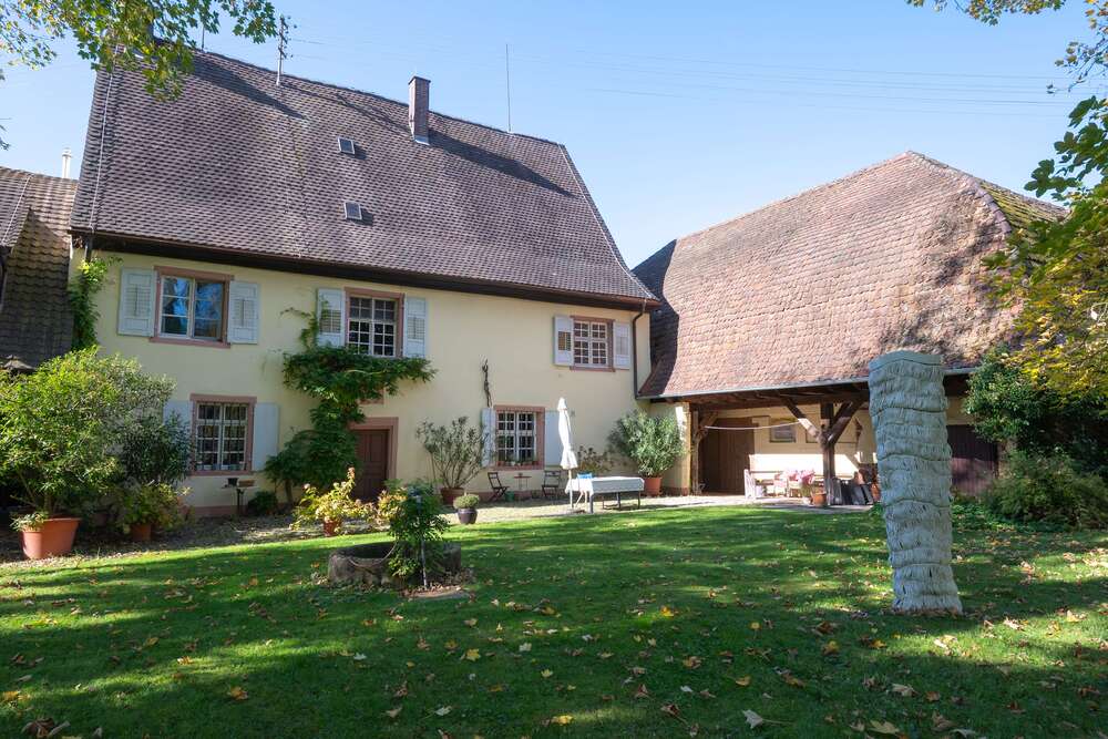 Thumbnail-Haus zum Kaufen in March-Hugstetten 1.900.000,00 € 333 m²