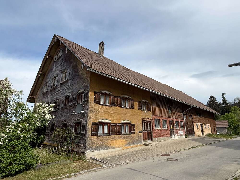 Thumbnail-Haus zum Kaufen in Isny im Allgäu 550.000,00 € 224 m²