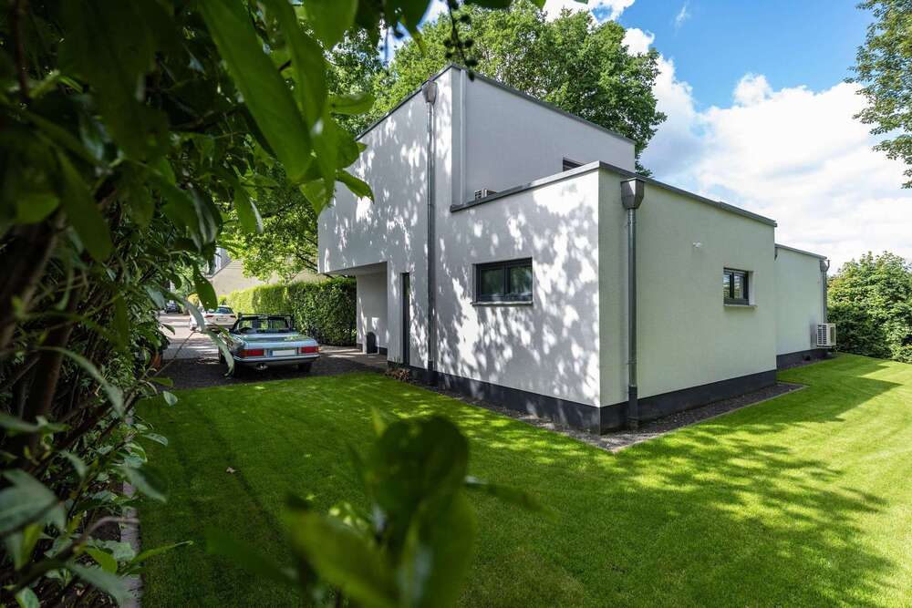Thumbnail-Haus zum Mieten in Frankfurt am Main 4.600,00 € 137 m²