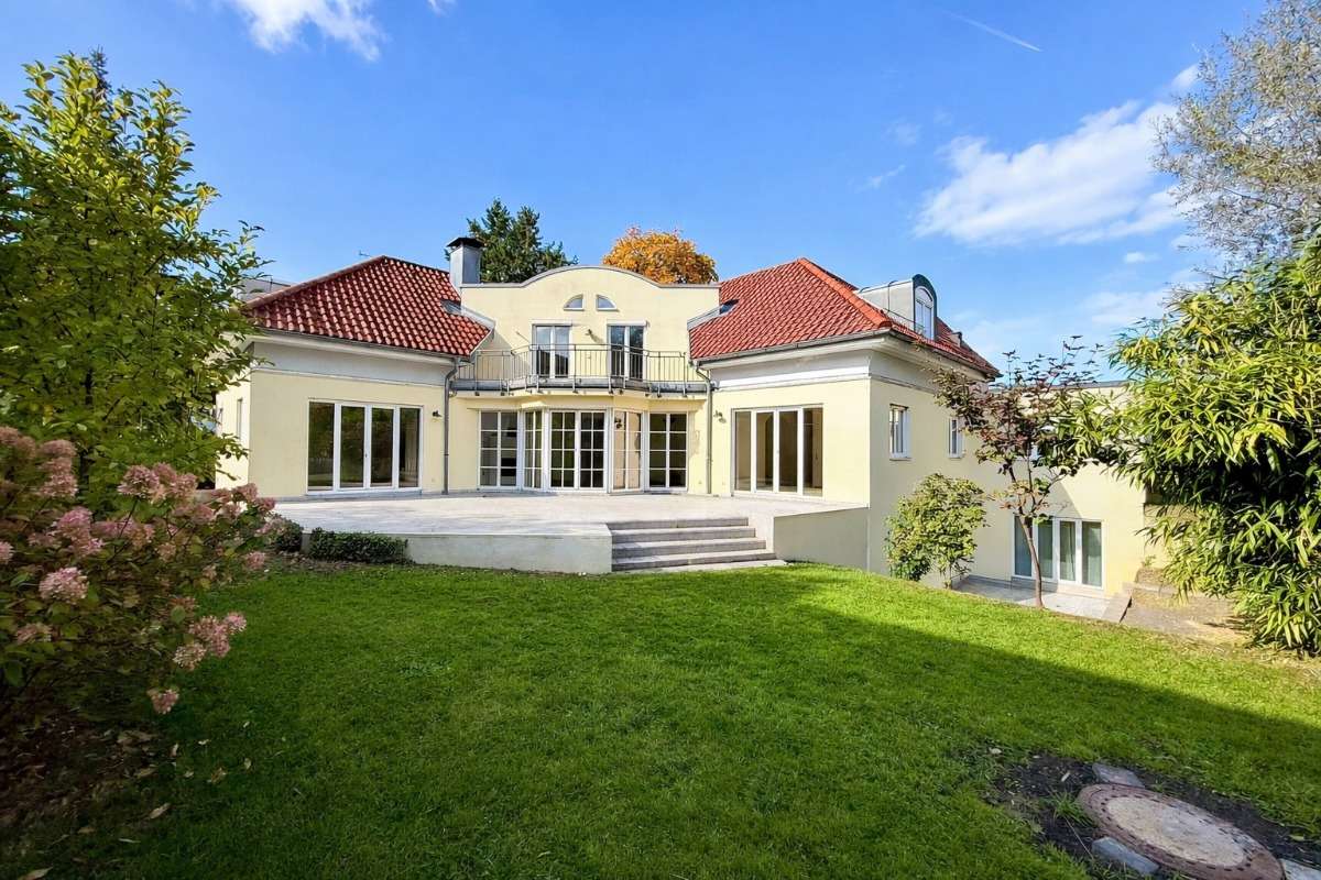 Thumbnail-Haus zum Kaufen in Rosenheim 1.749.000,00 € 310 m²