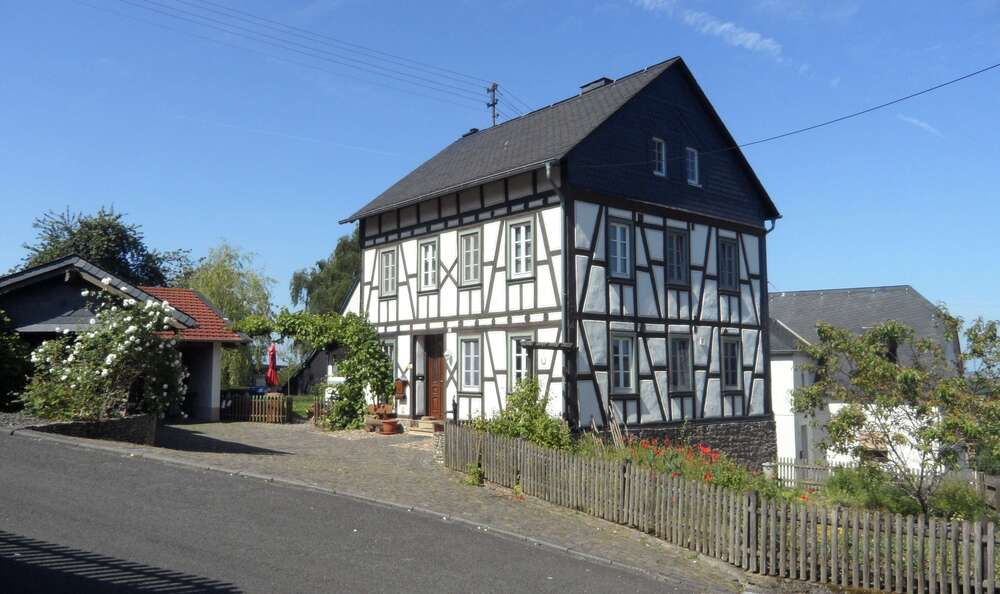 Thumbnail-Haus zum Kaufen in Schwarzerden 259.000,00 € 200 m²