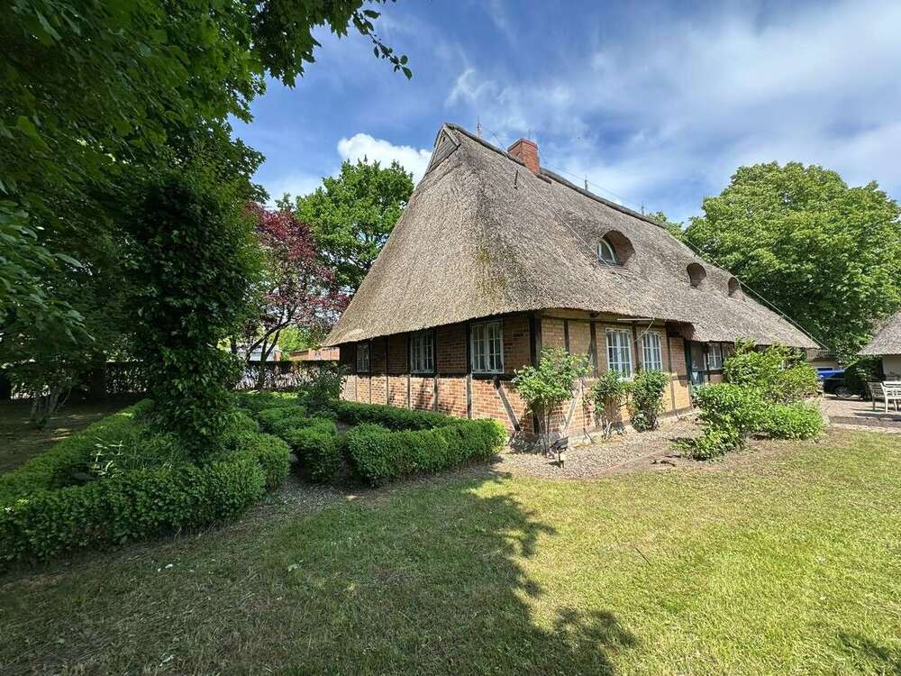 Thumbnail-Haus zum Kaufen in Brodersdorf 540.000,00 € 253.77 m²