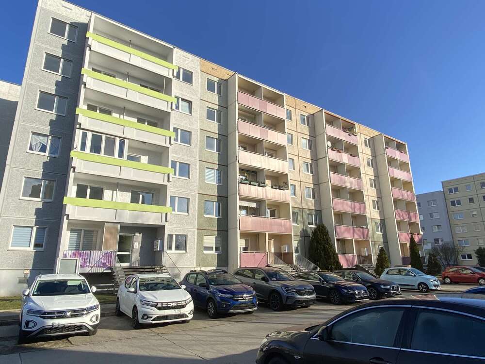 Thumbnail-Wohnung zum Mieten in Halle 384,00 € 65 m²