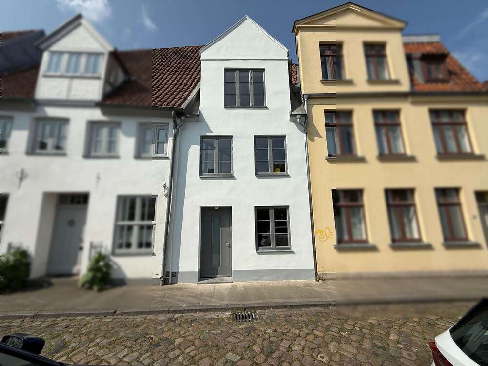 Thumbnail-Wohnung zum Kaufen in Lübeck 505.000,00 € 95 m²