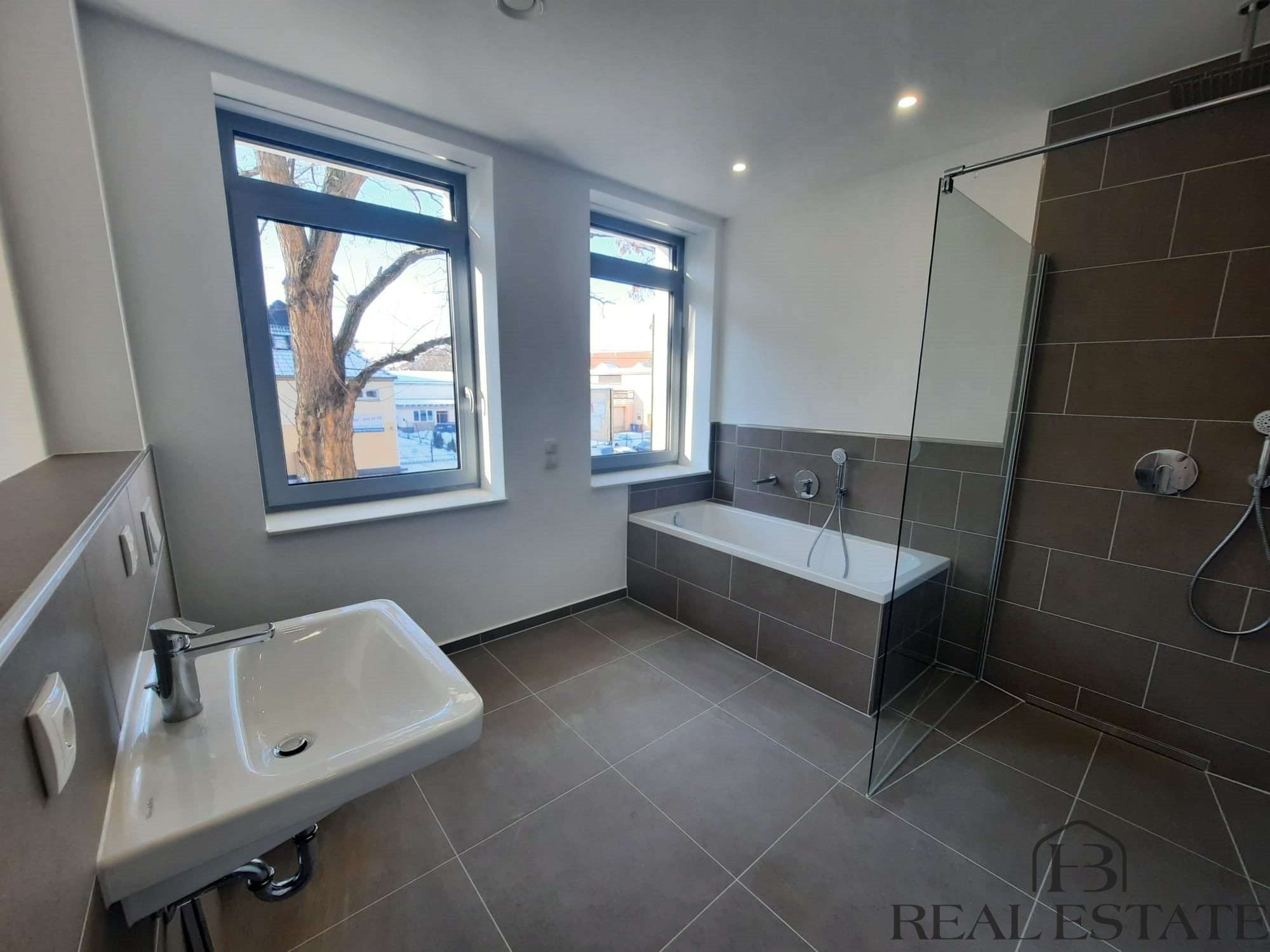 Thumbnail-Wohnung zum Mieten in Magdeburg 757,00 € 75.69 m²