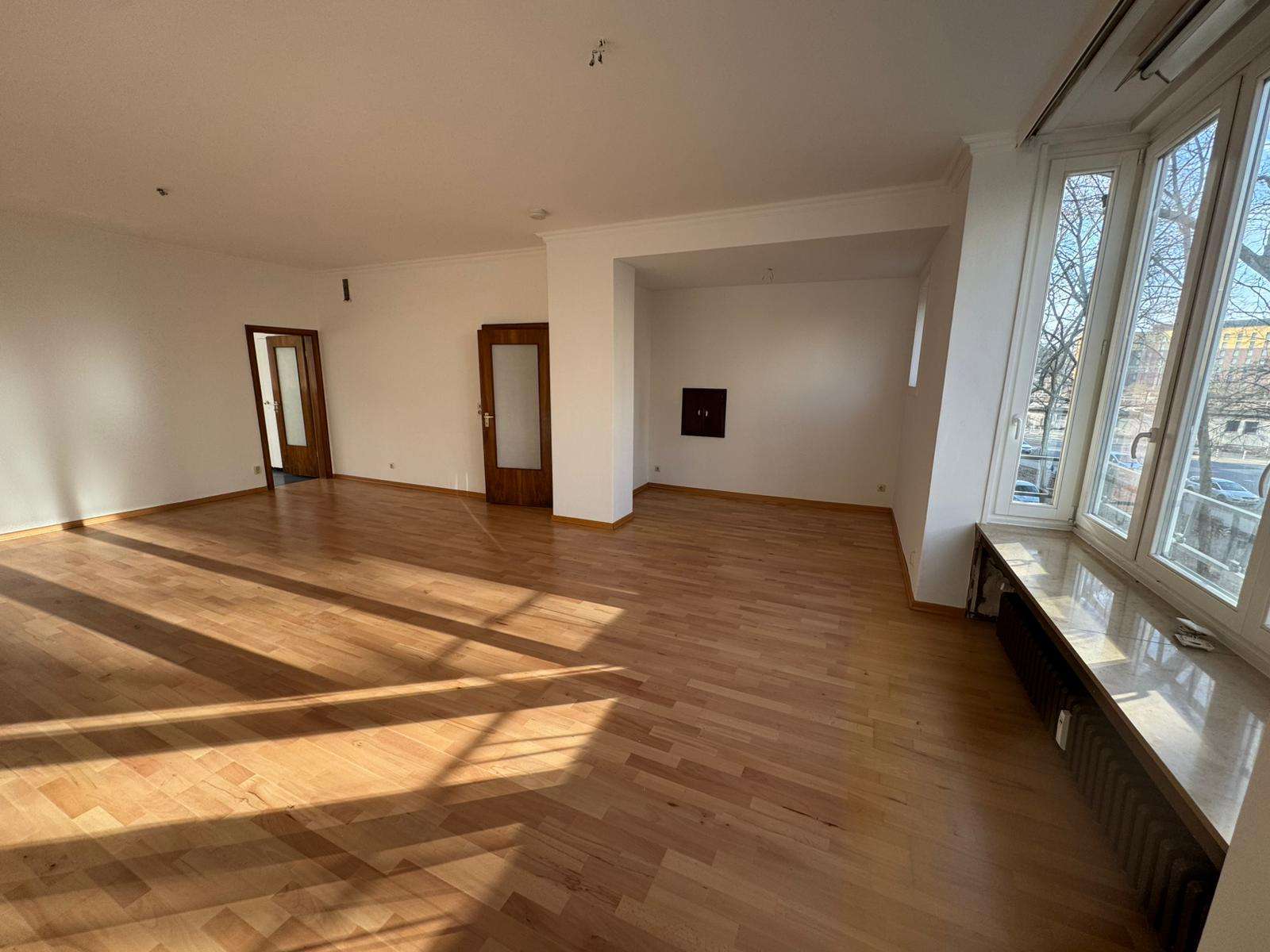 Thumbnail-Wohnung zum Kaufen in Düsseldorf 400.000,00 € 127 m²