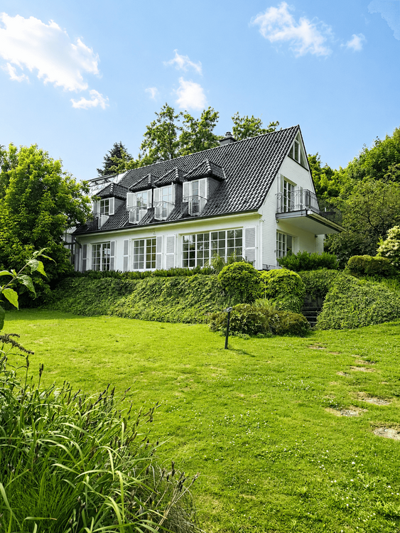 Thumbnail-Haus zum Mieten in Düsseldorf 4.500,00 € 268 m²