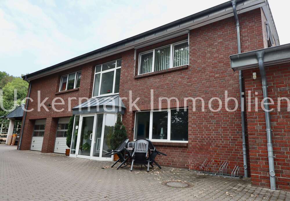 Thumbnail-Haus zum Kaufen in Neustrelitz 699.000,00 € 152 m²