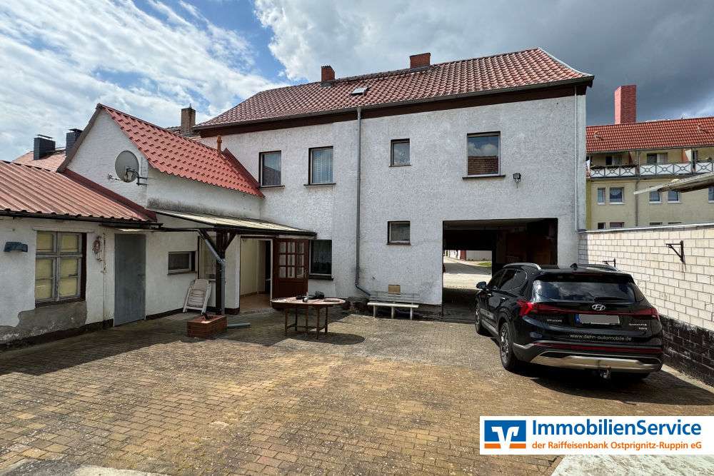 Thumbnail-Haus zum Kaufen in Wusterhausen 129.000,00 € 196 m²