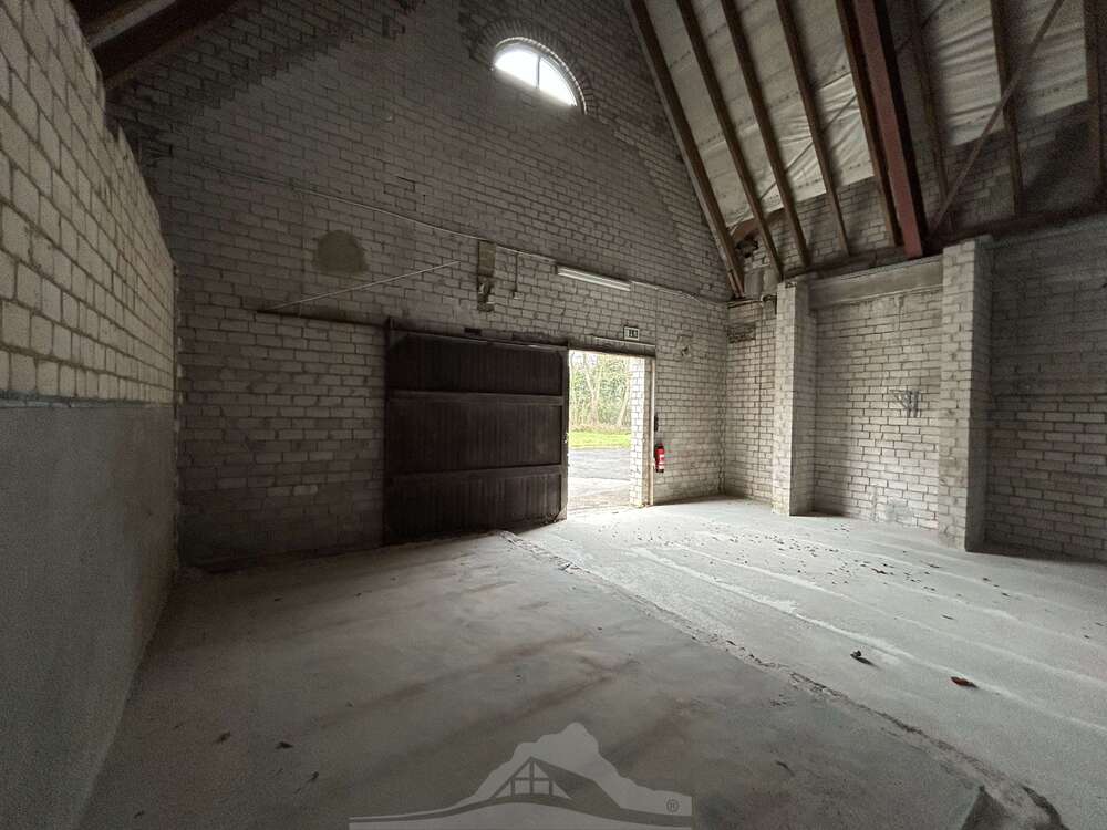 Thumbnail-Halle in Köln 460,00 € 112 m²