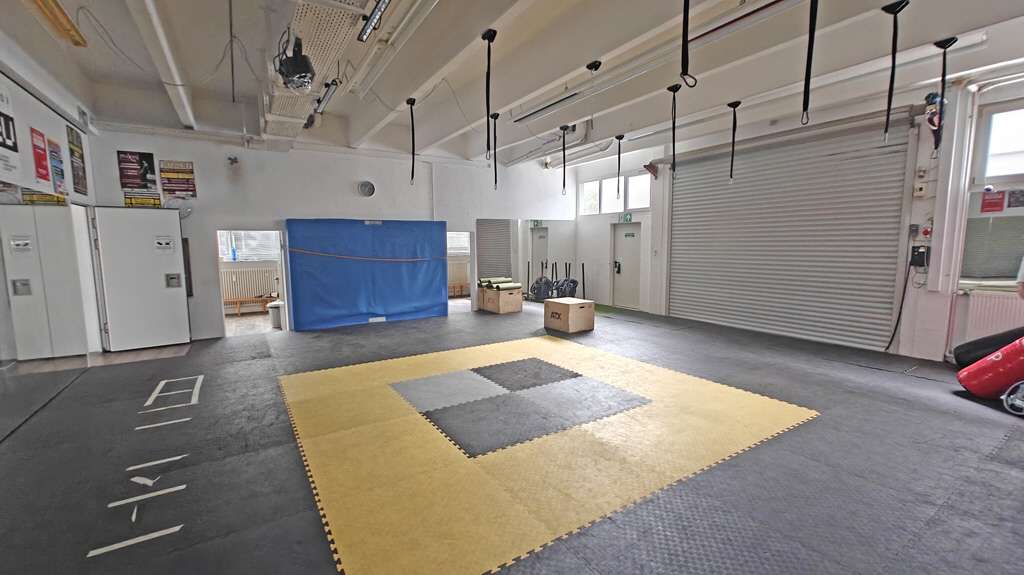 Thumbnail-Halle in Puchheim 3.841,20 € 388 m²