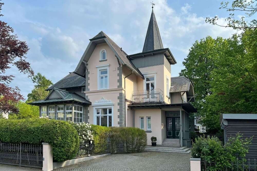 Thumbnail-Haus zum Kaufen in Schwarzenbek 1.499.000,00 € 341 m²