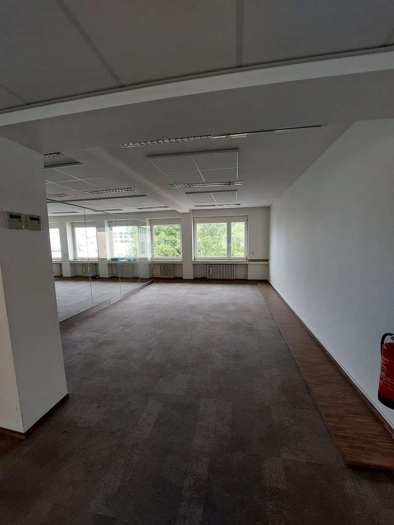 Thumbnail-Büro in Düsseldorf 2.288,00 € 286 m²