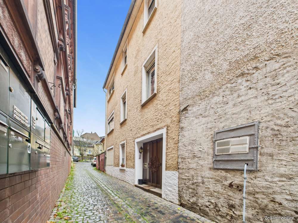 Thumbnail-Haus zum Kaufen in Rüdesheim am Rhein Assmannshausen 210.000,00 € 154 m²