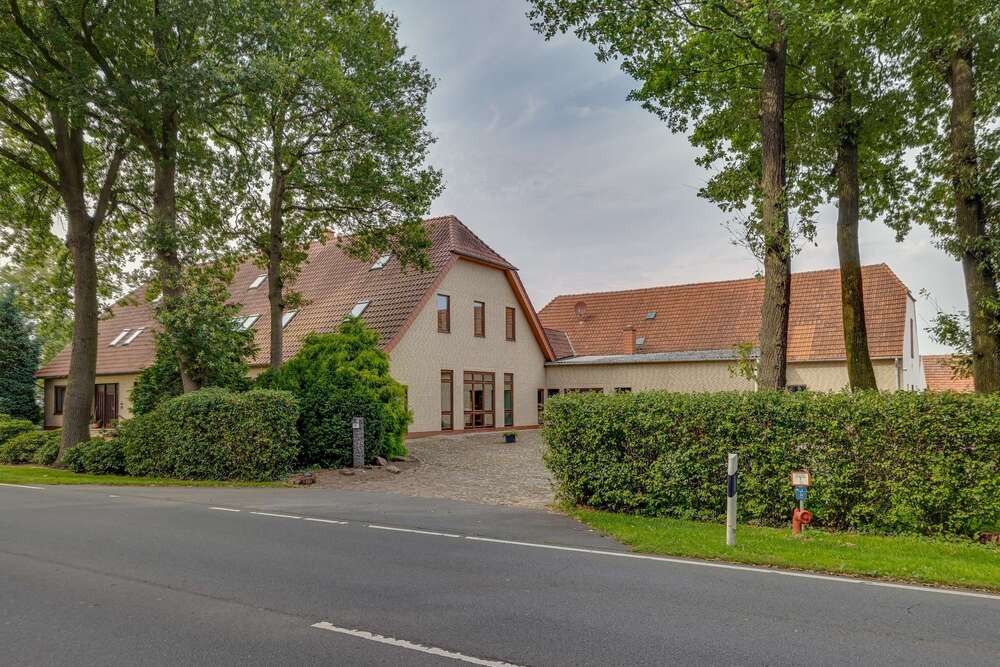 Thumbnail-Haus zum Kaufen in Oyten 795.000,00 € 528 m²