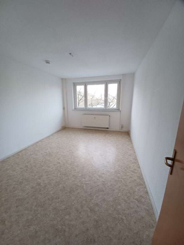 Thumbnail-Wohnung zum Mieten in Dessau-Roßlau 245,00 € 24.34 m²