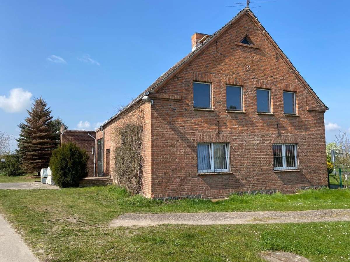 Thumbnail-Grundstück in Malchin 350.000,00 € 3600 m²