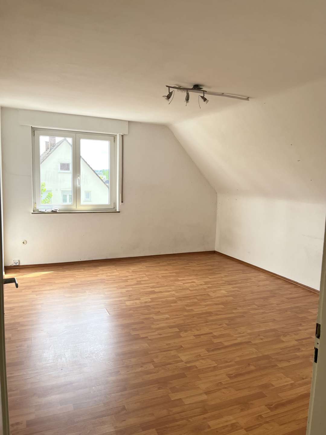 Thumbnail-Wohnung zum Mieten in Stuttgart 520,00 € 27.32 m²