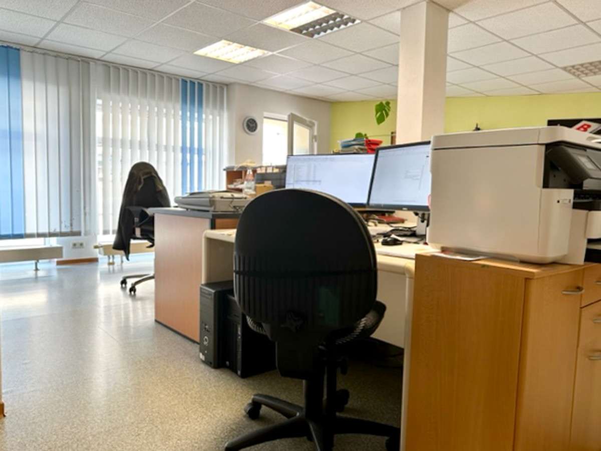Thumbnail-Büro in Geyer 300,00 € 80 m²