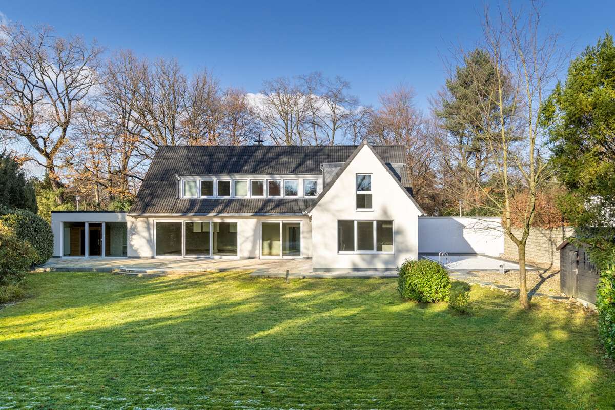 Thumbnail-Haus zum Kaufen in Köln Hahnwald 1.950.000,00 € 330 m²