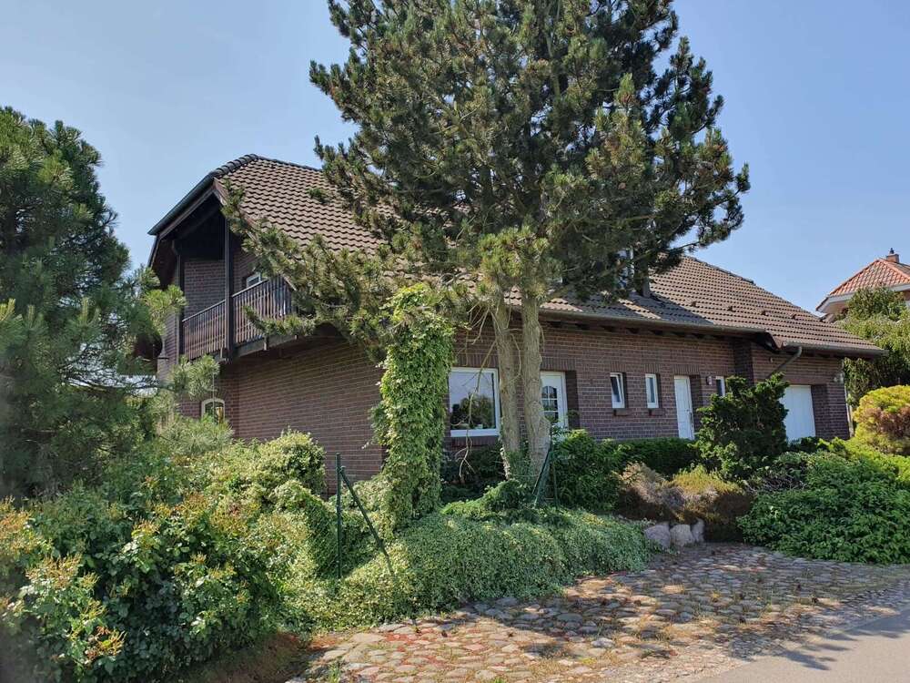 Thumbnail-Haus zum Kaufen in Berkholz Meyenburg 350.000,00 € 250 m²