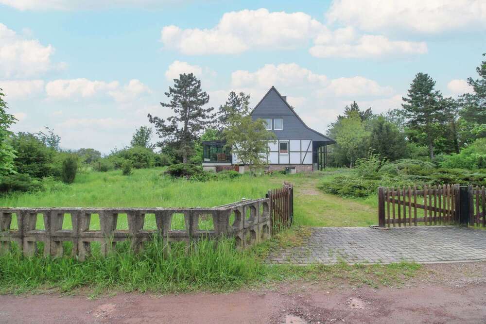 Thumbnail-Haus zum Kaufen in Halle (Saale) 275.000,00 € 144 m²