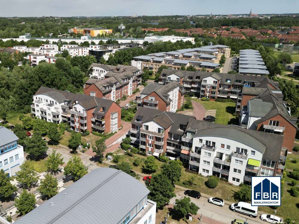 Thumbnail-Wohnung zum Kaufen in Schwerin 135.000,00 € 67.55 m²