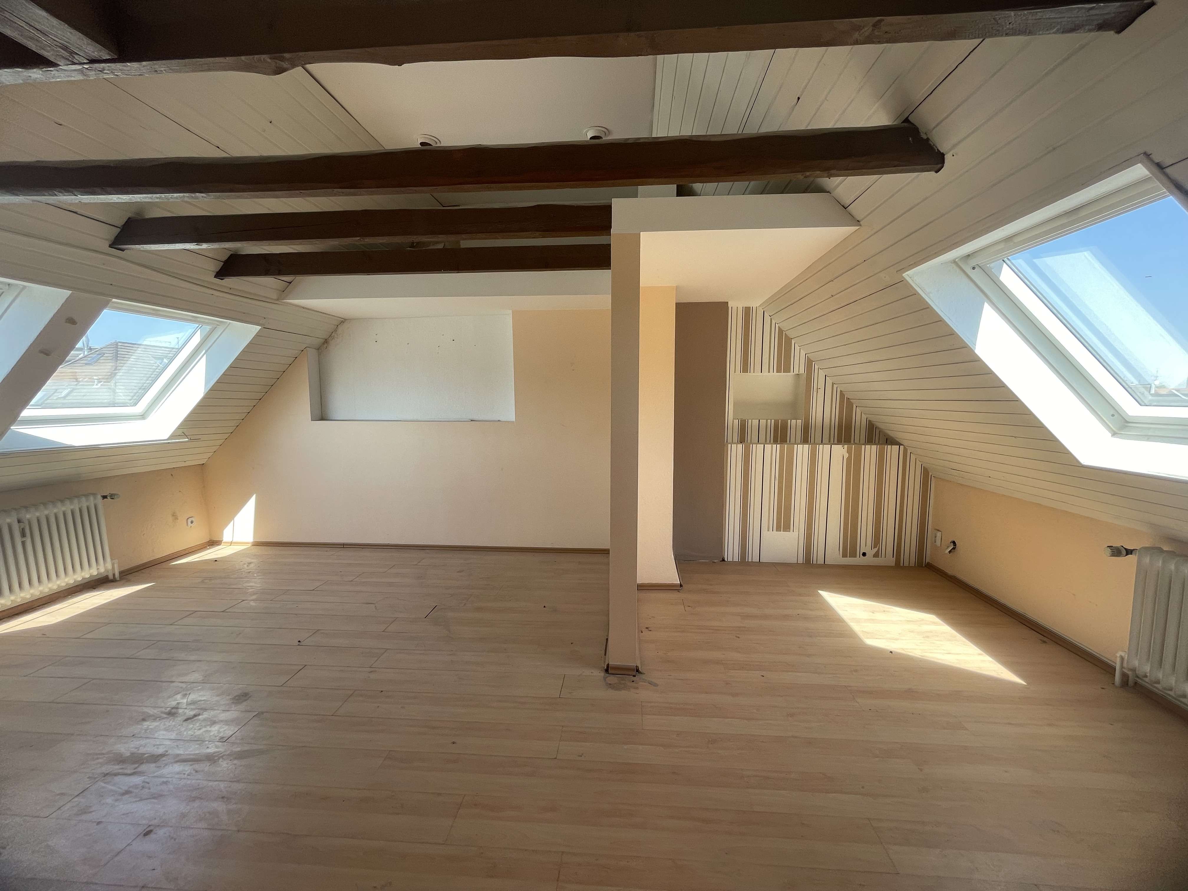 Thumbnail-Halle in Düsseldorf 250,00 € 66.03 m²