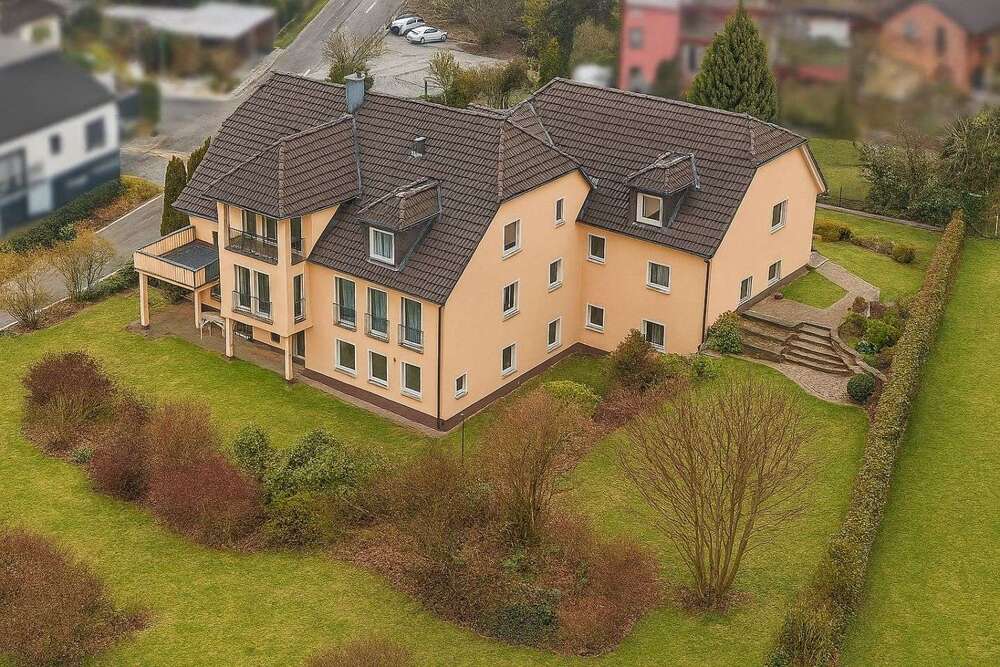 Thumbnail-Haus zum Kaufen in Neustadt an der Aisch 935.000,00 € 352.89 m²