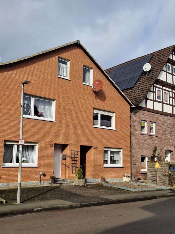 Thumbnail-Haus zum Kaufen in Höxter-Lüchtringen 97.000,00 € 210 m²