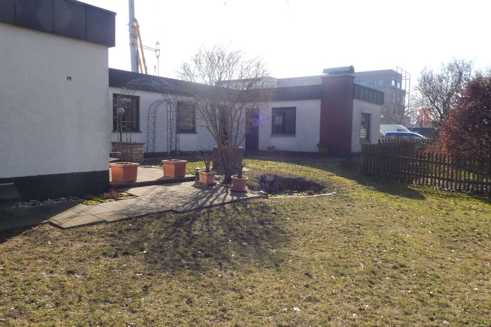 Thumbnail-Haus zum Mieten in Regensburg 2.080,00 € 140 m²