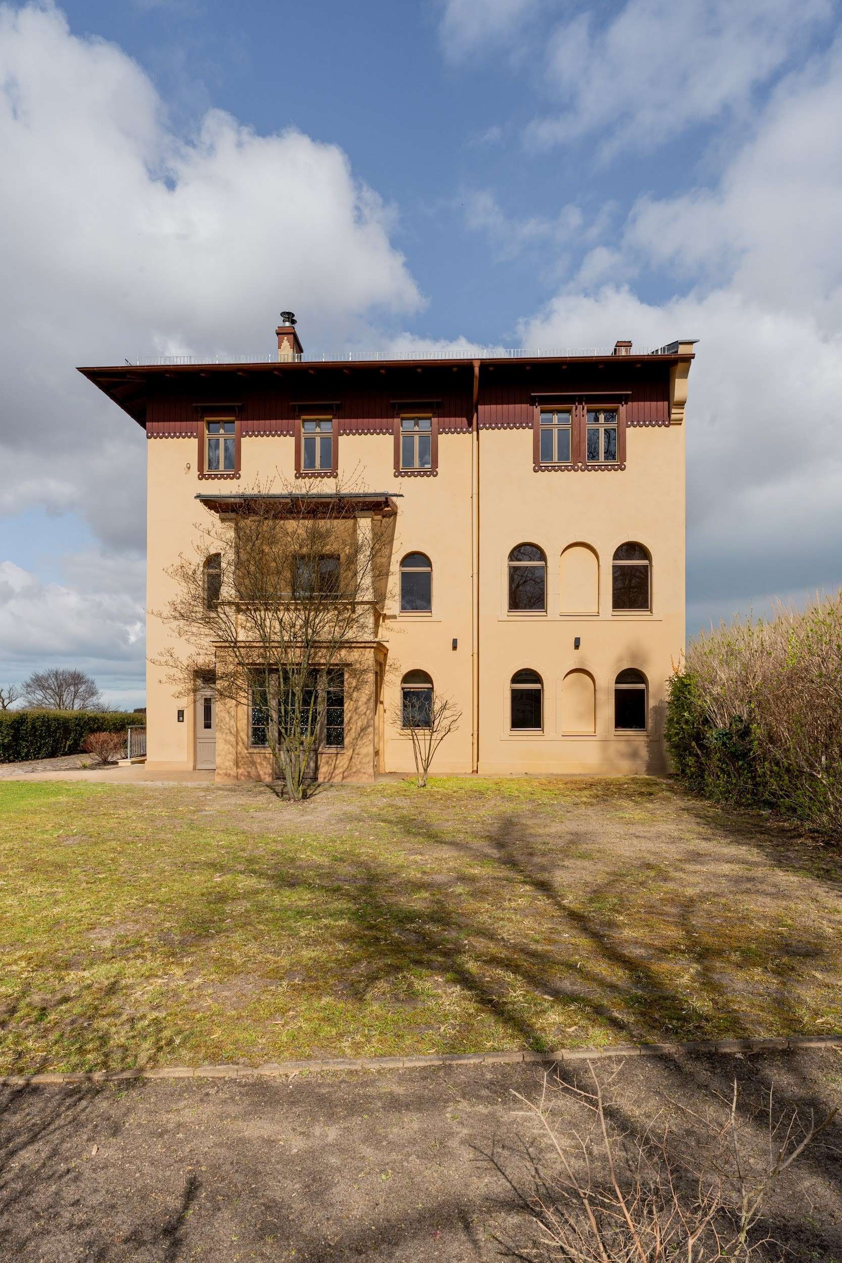 Thumbnail-Haus zum Kaufen in Potsdam 2.200.000,00 € 398.26 m²