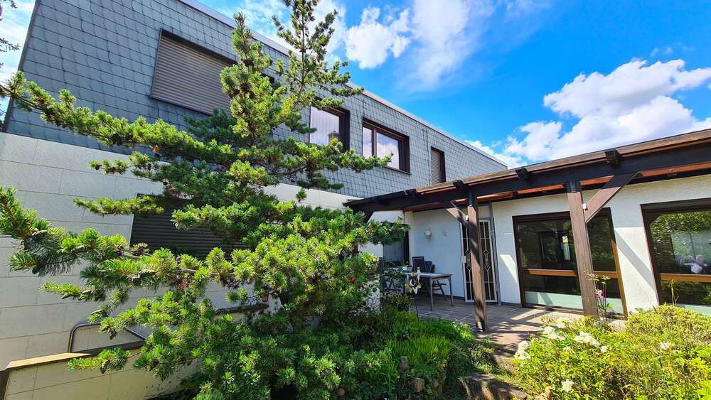 Thumbnail-Haus zum Mieten in Viernheim 2.200,00 € 198 m²