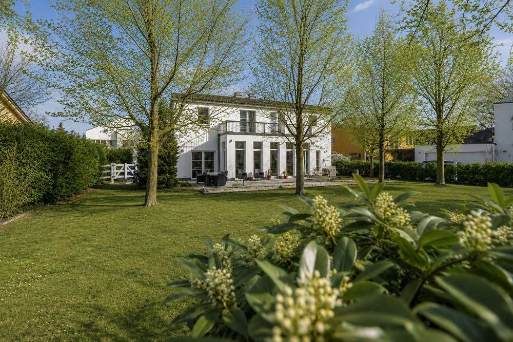 Thumbnail-Haus zum Kaufen in Markkleeberg 2.300.000,00 € 303 m²