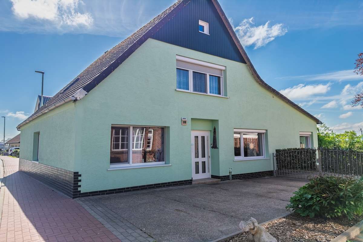 Thumbnail-Haus zum Kaufen in Butjadingen 325.000,00 € 159 m²