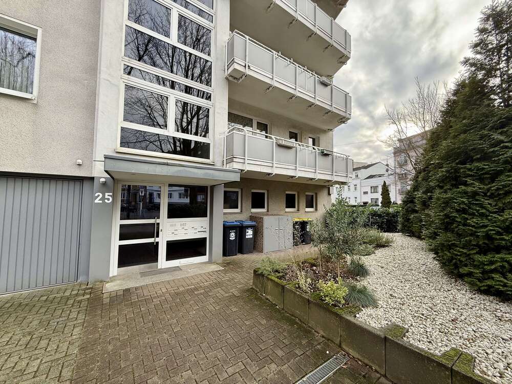 Thumbnail-Wohnung zum Kaufen in Düsseldorf 375.000,00 € 82 m²