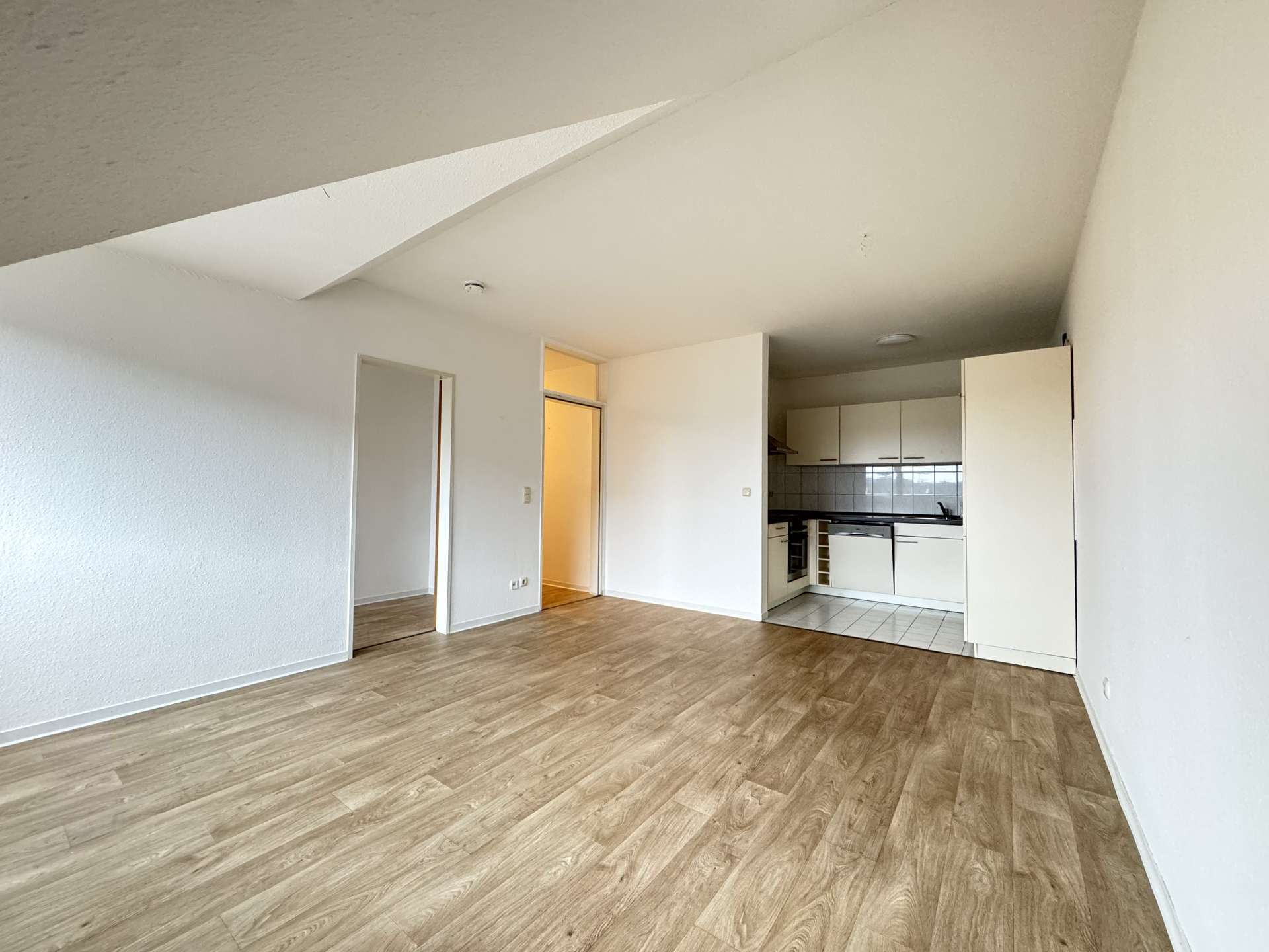 Thumbnail-Wohnung zum Mieten in Pampow 383,00 € 42.52 m²