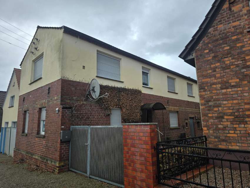 Thumbnail-Haus zum Kaufen in Rösa 75.000,00 € 165 m²