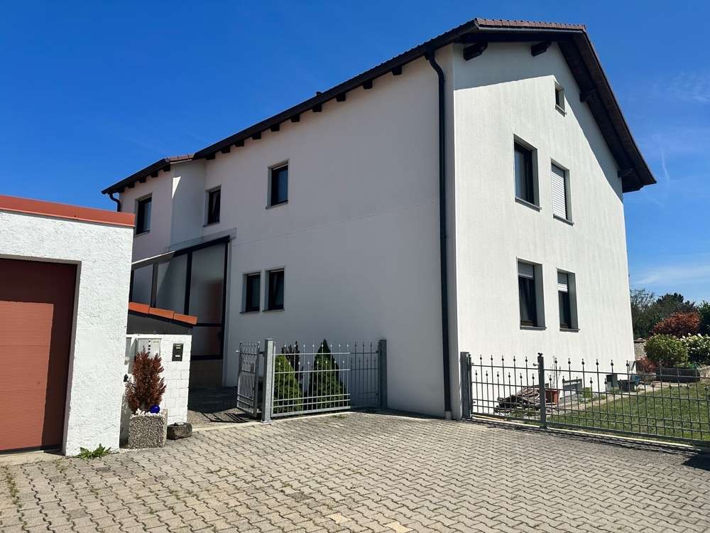 Thumbnail-Wohnung zum Mieten in Adlkofen 1.100,00 € 122 m²