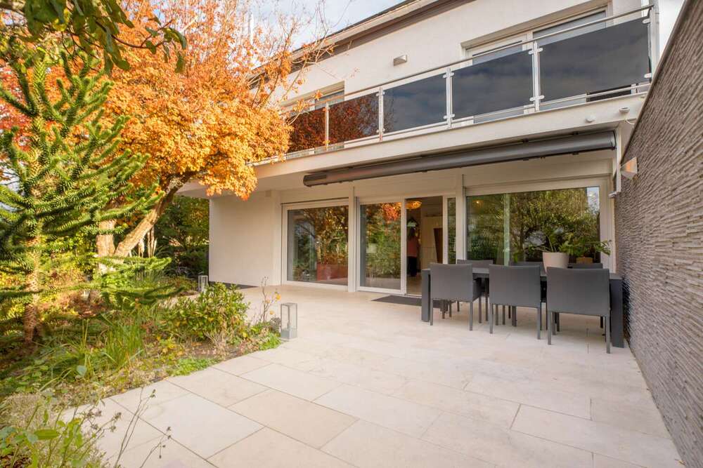 Thumbnail-Haus zum Kaufen in Dreieich Götzenhain 1.450.000,00 € 378 m²