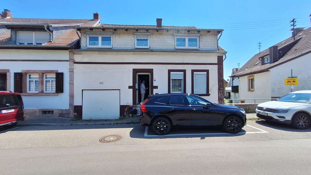 Thumbnail-Haus zum Kaufen in Altenkirchen 49.500,00 € 133 m²