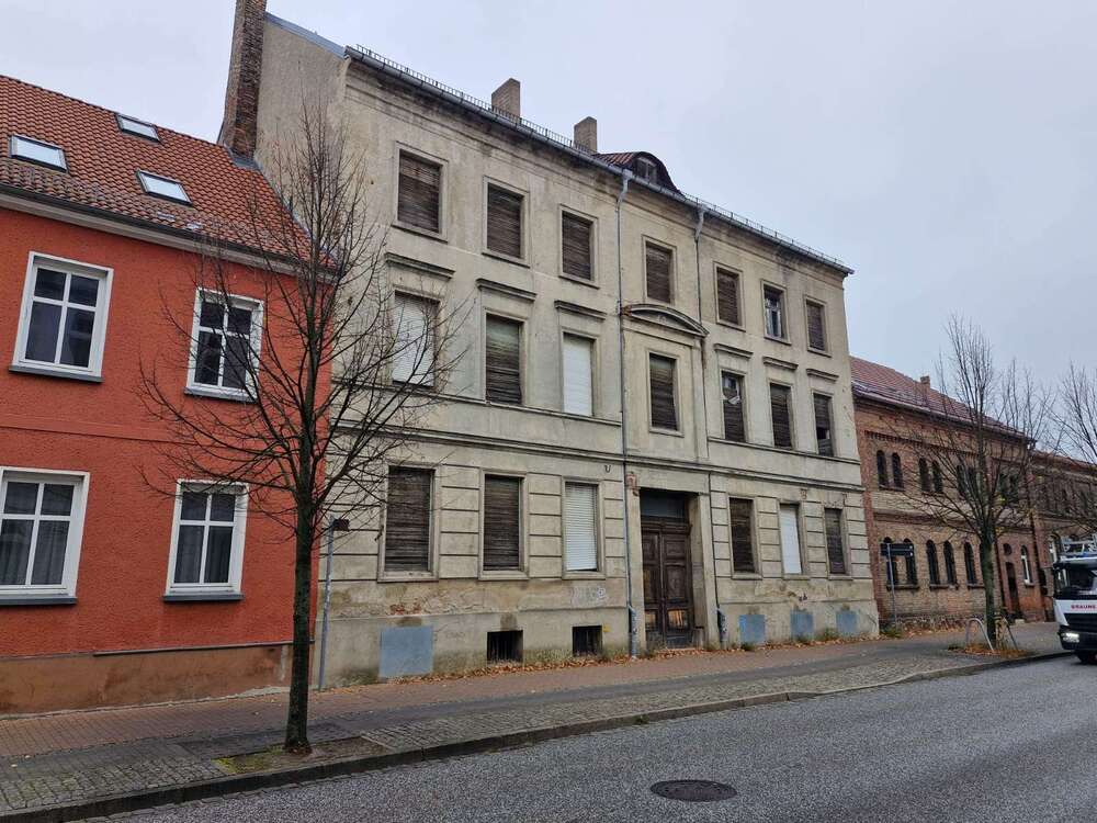 Thumbnail-Haus zum Kaufen in Luckenwalde 450.000,00 € 711 m²