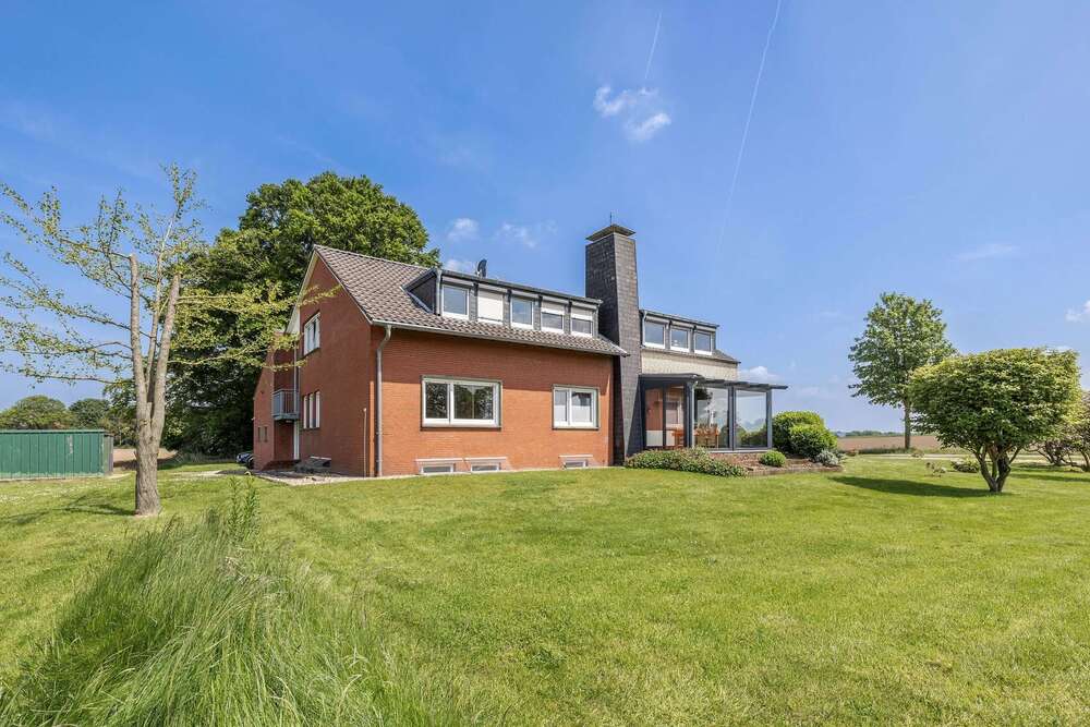 Thumbnail-Haus zum Kaufen in Bedburg-Hau 675.000,00 € 320 m²