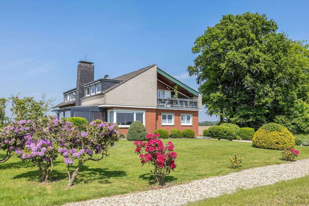 Thumbnail-Haus zum Kaufen in Bedburg-Hau 649.000,00 € 320 m²