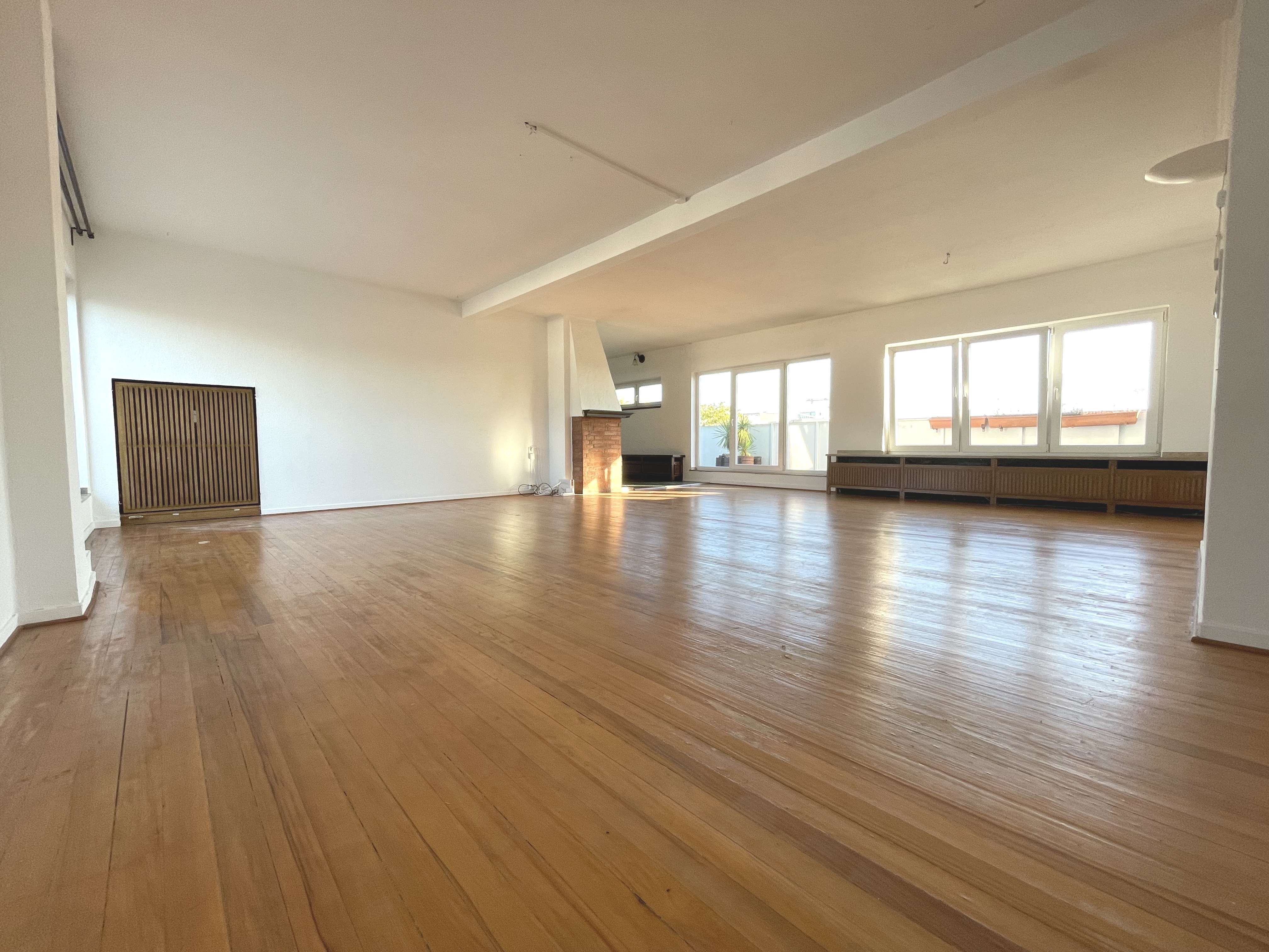 Thumbnail-Wohnung zum Mieten in Düsseldorf 2.449,00 € 158 m²