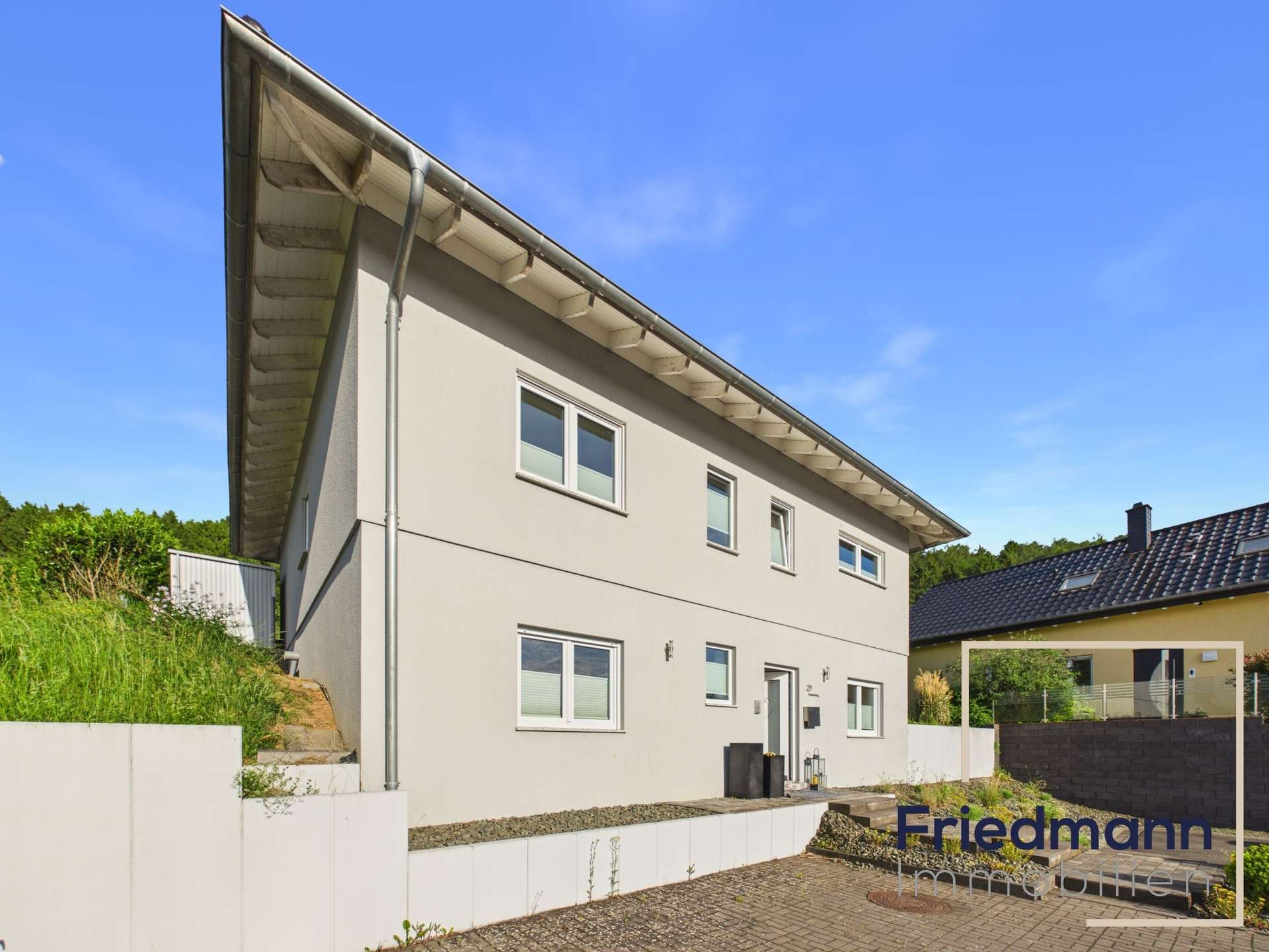 Thumbnail-Haus zum Mieten in Farschweiler 1.820,00 € 183.8 m²